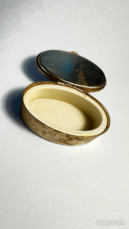Boite Pilulier ovale vintage en porcelaine bleu cobalt et or