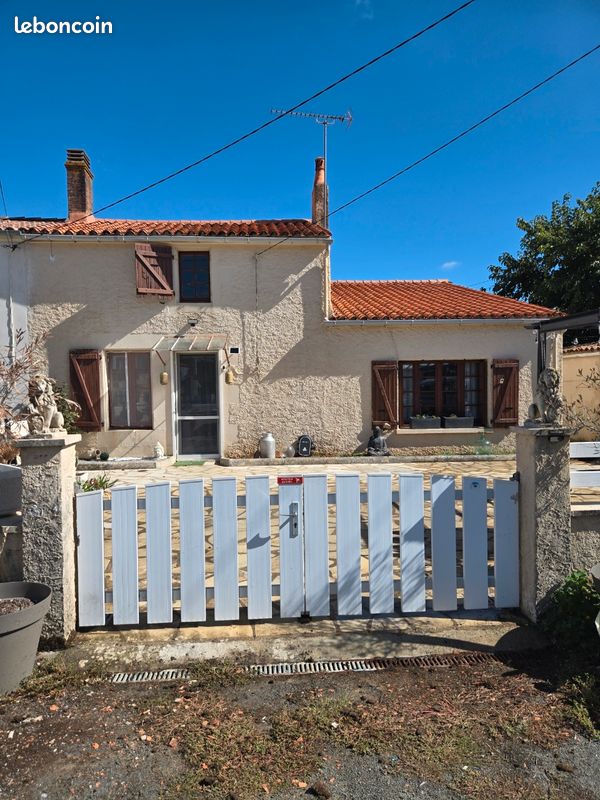 Maison 4 pièces 130 m² · à Péault · 130 m² · 180 000 €