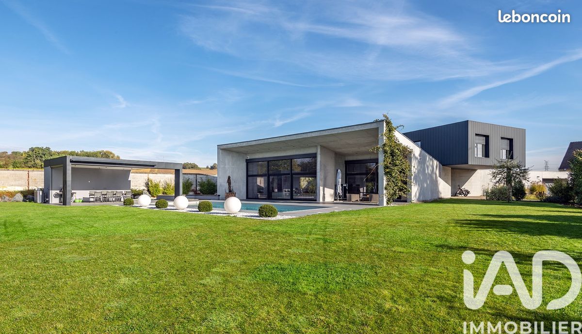 Maison 7 pièces 389 m² · à Neugartheim-Ittlenheim · 389 m² · 1 900 000 €