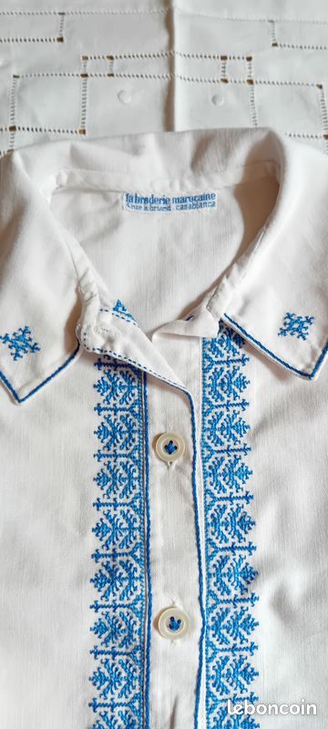 Chemise brodée (image 1)