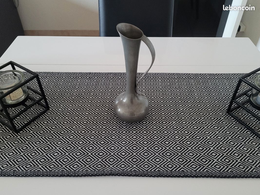 Vase / verseur en étain (image 2)
