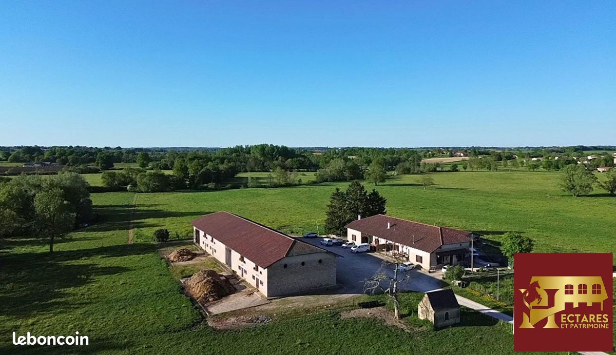 Maison 10 pièces 224 m² · à Jayat · 224 m² · 550 000 €