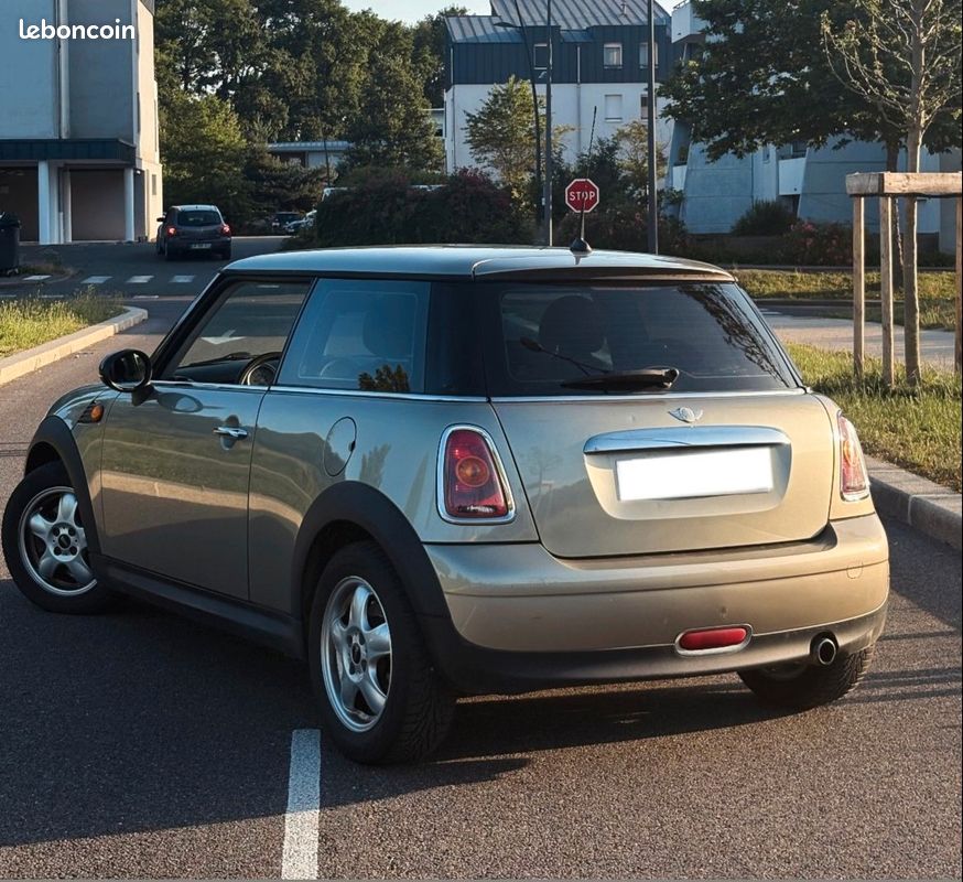 Mini One (R56) - 1.4 Essence - Idéal jeune permis (image 2)