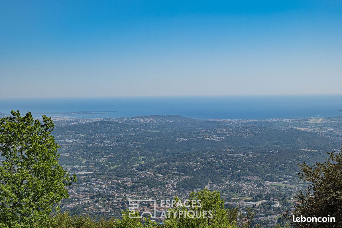 Maison 7 pièces 210 m² · à Grasse · 210 m² · 3 842 000 €