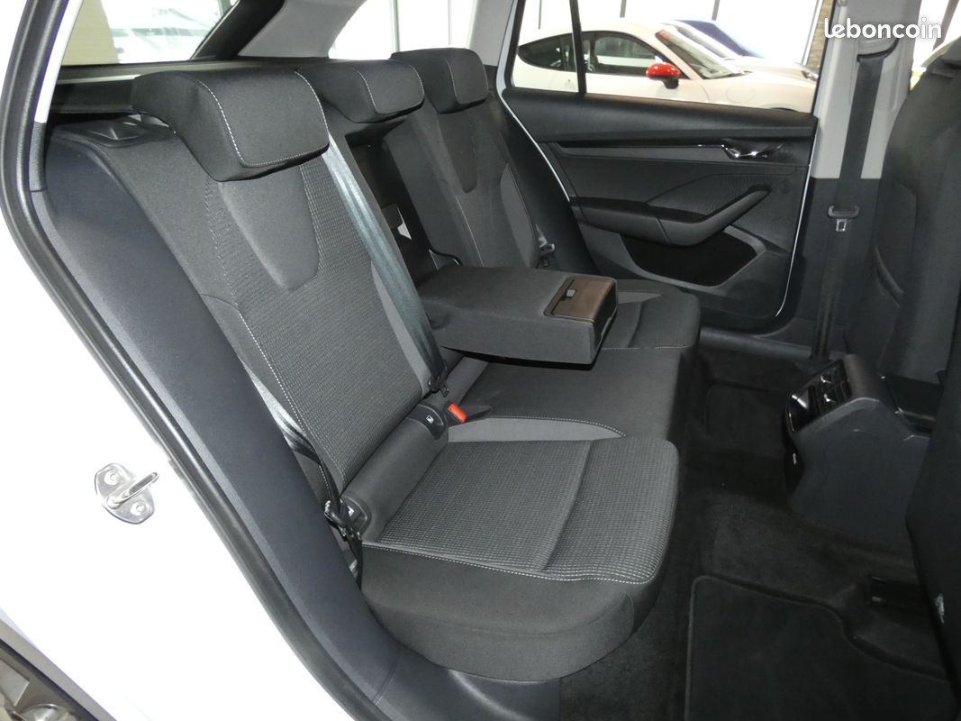 Skoda Octavia IV Combi 2.0 TDI 150 ch Ambition DSG7 - 1°Main - Origine France - Suivi Complet Skoda - 40'860 km - TVA - Apple Carplay - Volant chauffant - Virtual Cockpit (image 12)