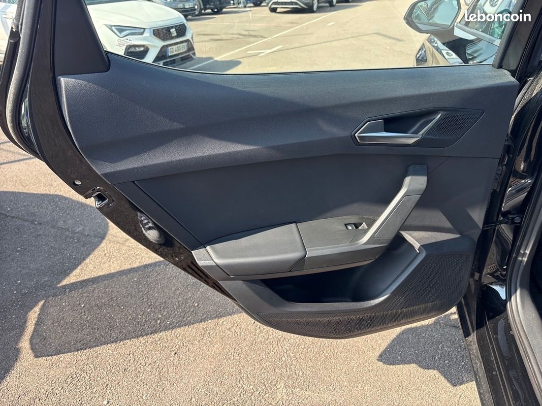 SEAT Leon 1.5 eTSI Hybrid 115 DSG7 Copa (image 28)