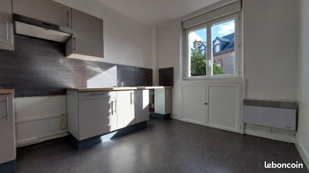 Appartement 2 pièces 40 m² · à Saint-Hilaire-du-Harcouët · 40 m² · 400 €/mois