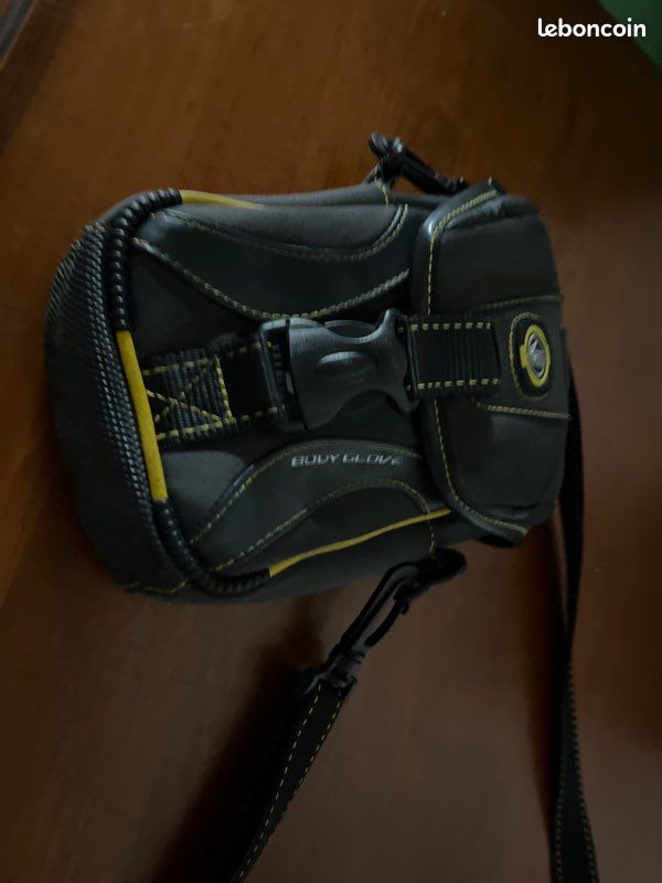 Petite sacoche Marc body off Gloves noire (image 5)