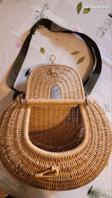 Panier de peche osier d'occasion - Décoration