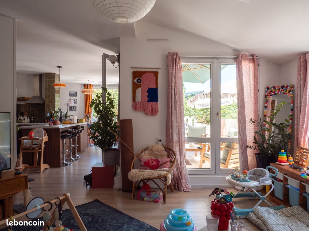 Appartement 5 pièces 92 m² · à Aubagne · 92 m² · 270 000 €