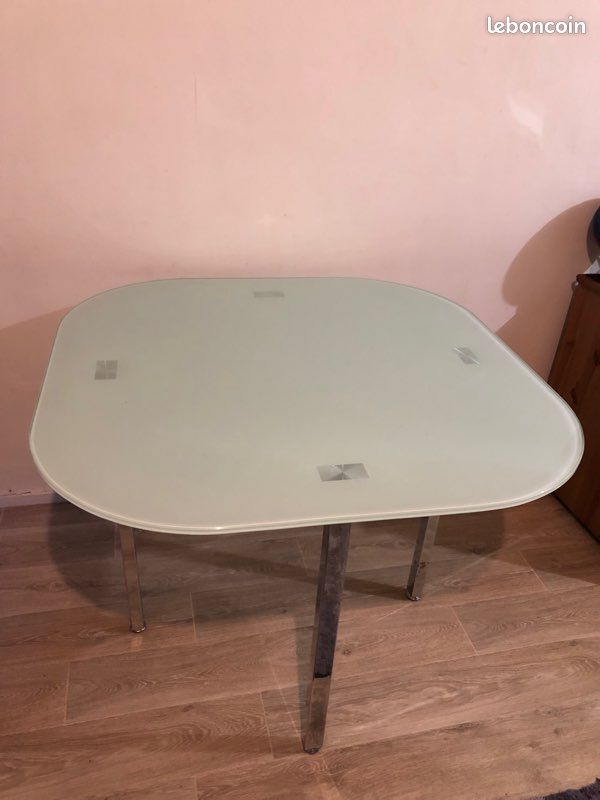 Table a manger en verre (image 1)