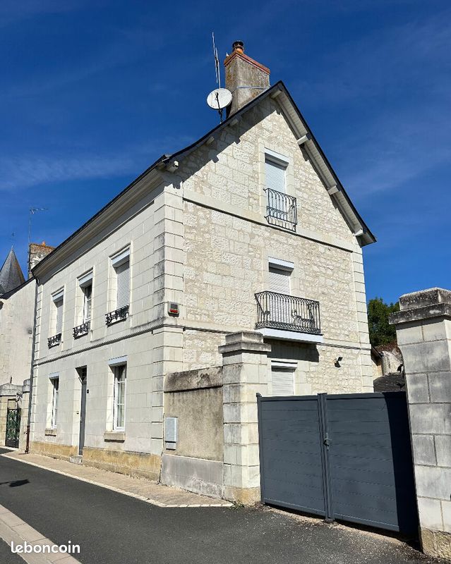 Maison 8 pièces 166 m² · à Saint-Épain · 166 m² · 339 600 €