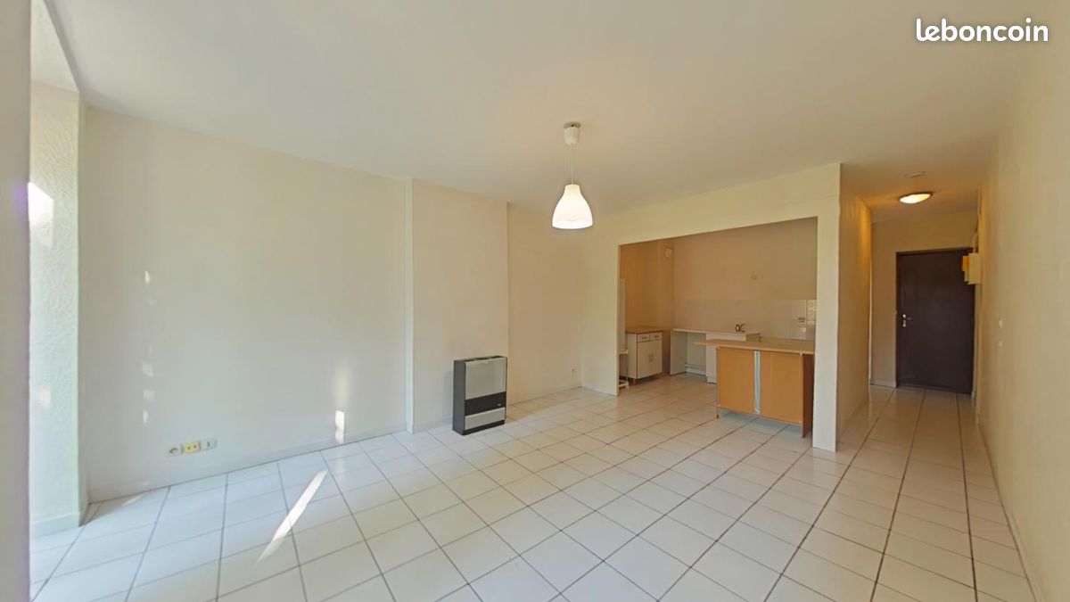 Appartement 1 pièce 44 m² · à Saint-Étienne · 44 m² · 303 €