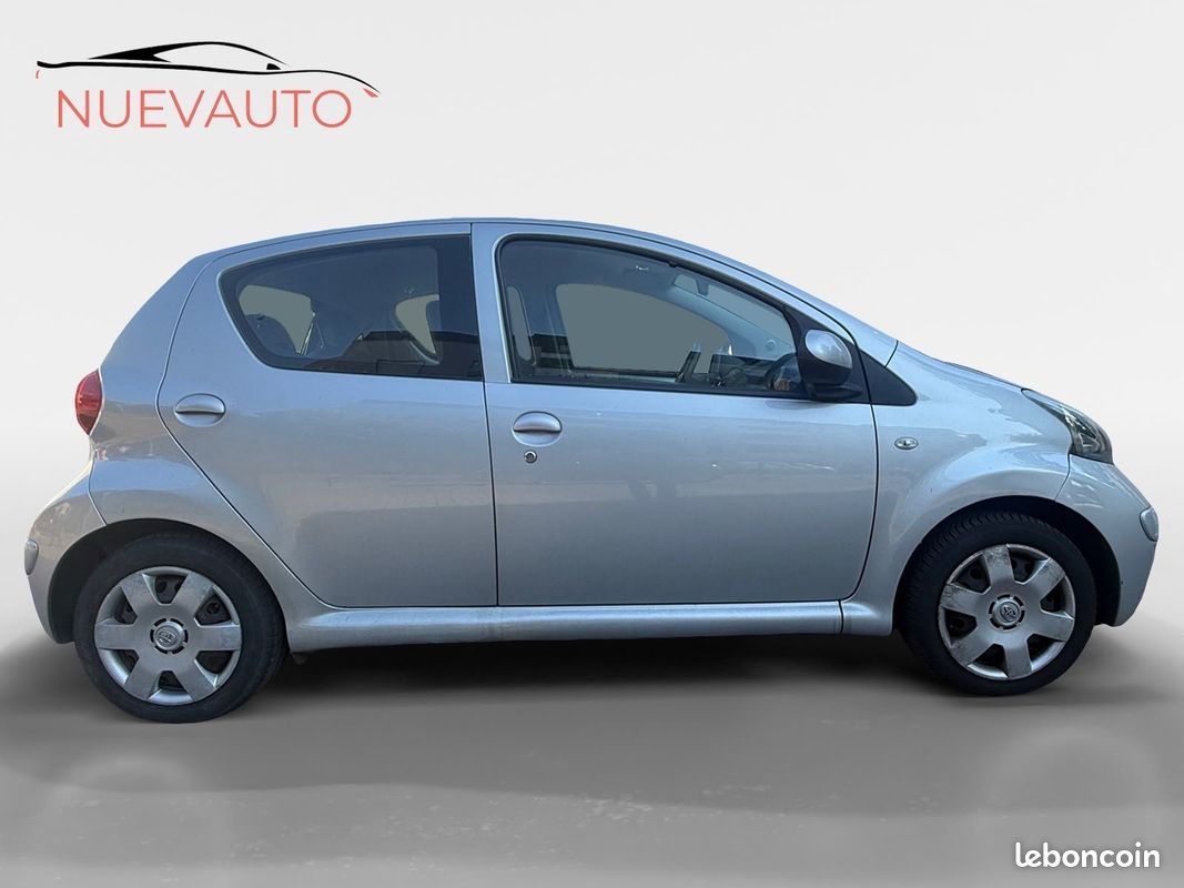 TOYOTA AYGO 1.0i (image 9)
