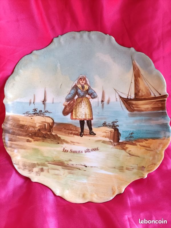 Ancienne assiette PAYSAGE bordure dentelee est doree (image 1)
