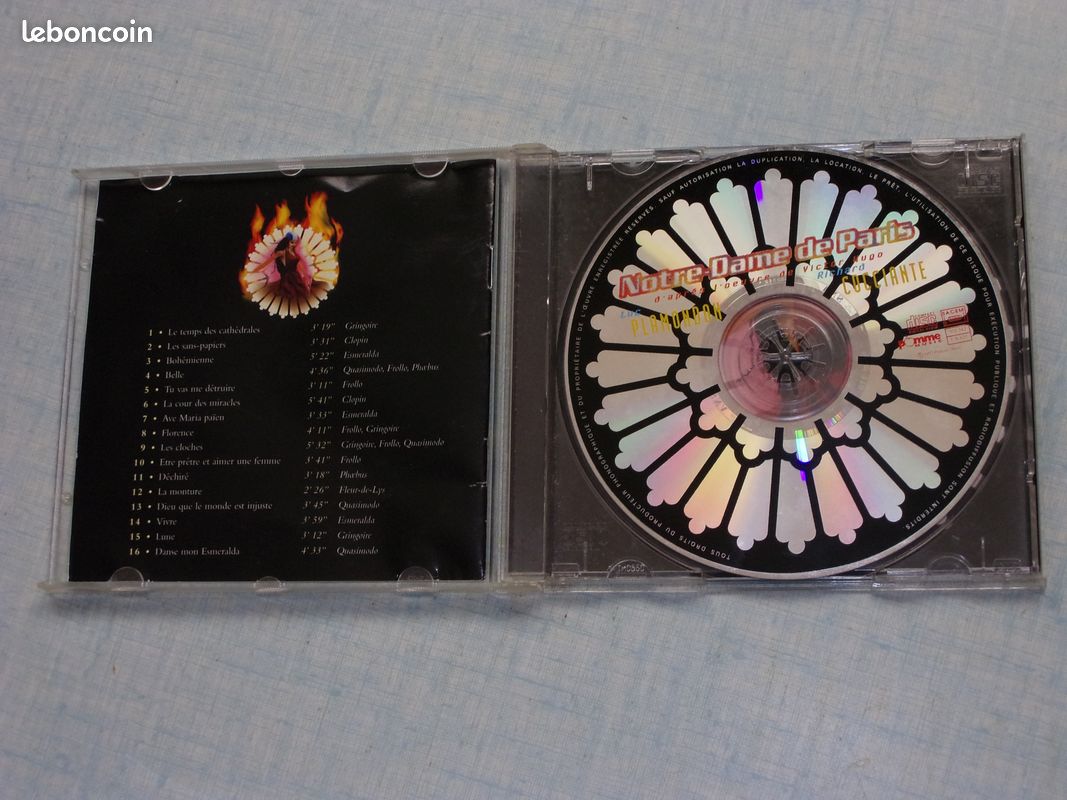 Lot 4 CD variété Française : Les Enfoirés/Notre Dame de Paris/Emilie Jolie/Julien Clerc (image 12)