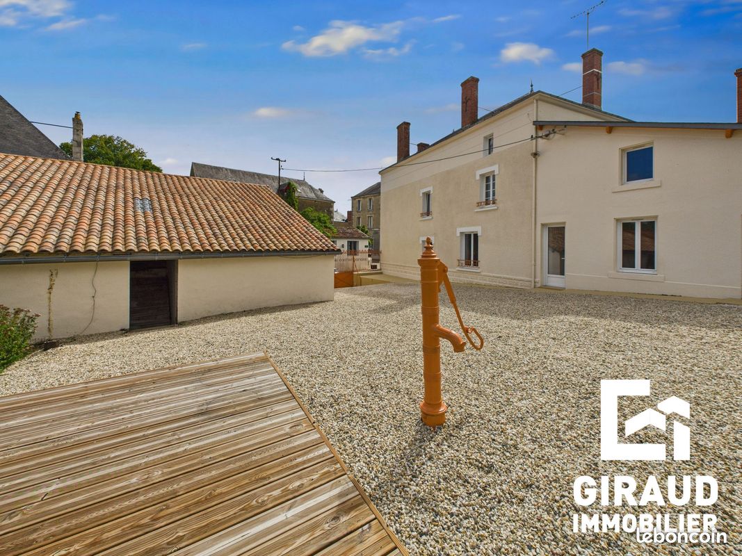 Maison 8 pièces 312 m² · à L'Hermenault · 312 m² · 239 200 €