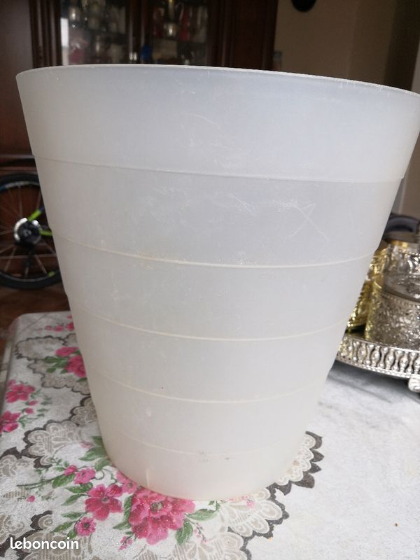 Un poubelles (image 2)