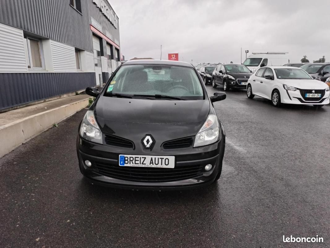 Renault Clio III 1.5 DCI 85 DYNAMIQUE 5P (image 2)