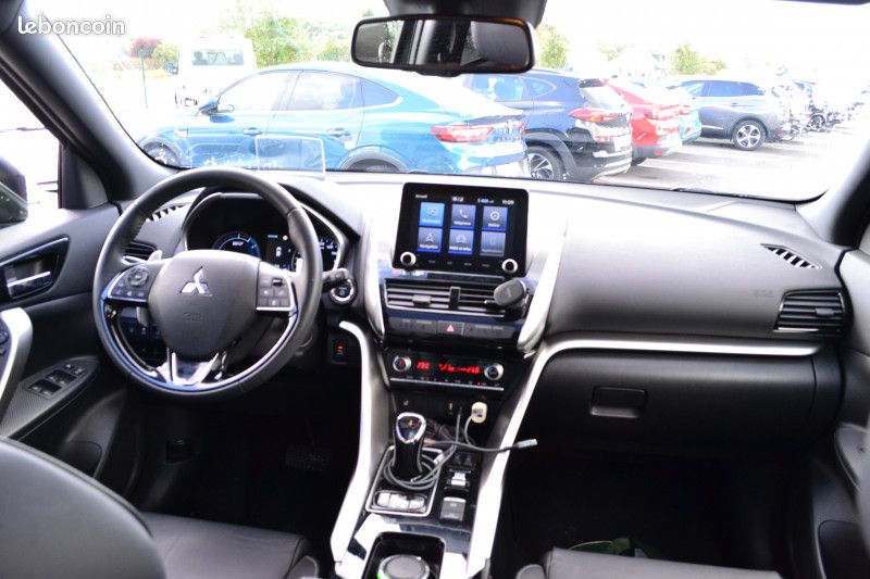 Mitsubishi ECLIPSE CROSS 2.4 MIVEC PHEV 188CH INTENSE 4WD 2023 (image 11)