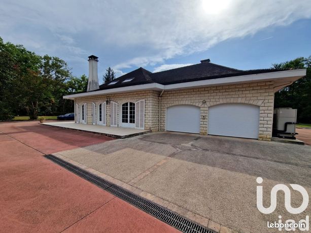 Maison 6 pièces 349 m²