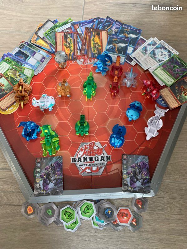 Lot De Figurines Et Cartes Bakugan – Collection – Occasion – Plastique