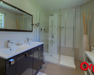 Maison 1 270 000 € - 260 m²