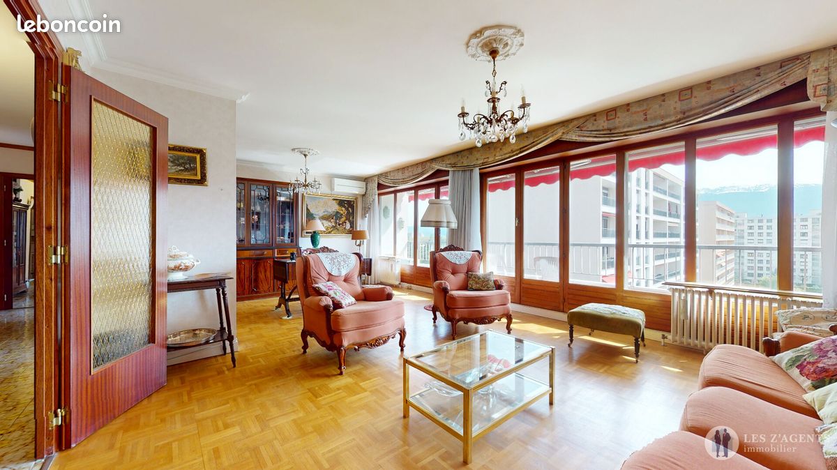 Appartement 5 pièces 115 m² · à Échirolles · 115 m² · 140 000 €