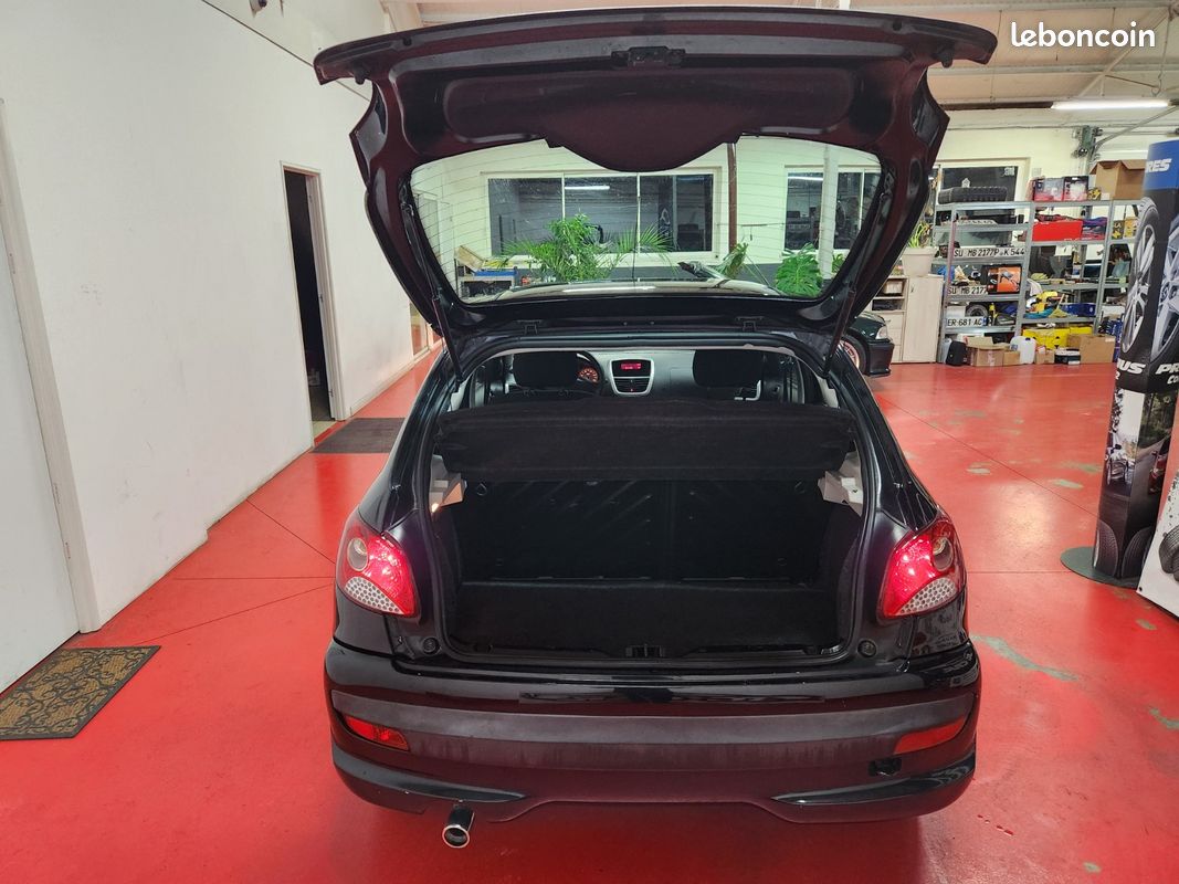 Peugeot 206+ URBAN 1L4 75CH 5 PORTES ESSENCE (image 8)