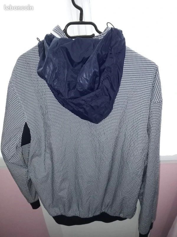 Blouson Lacoste neuf (image 2)
