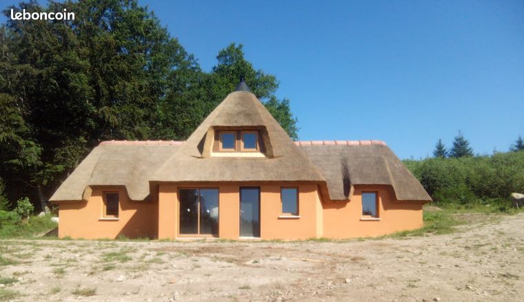 Maison en chaume neuve
