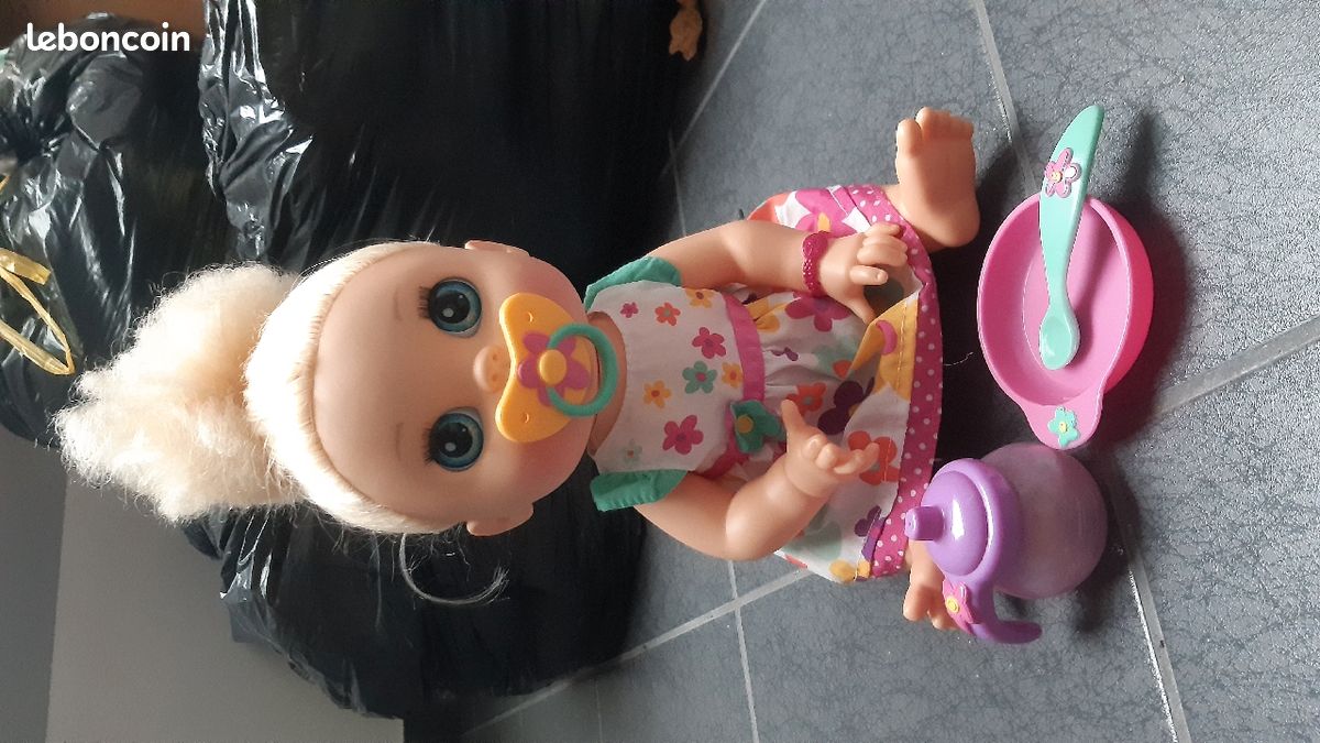 Vend poupée pour enfant (image 1)
