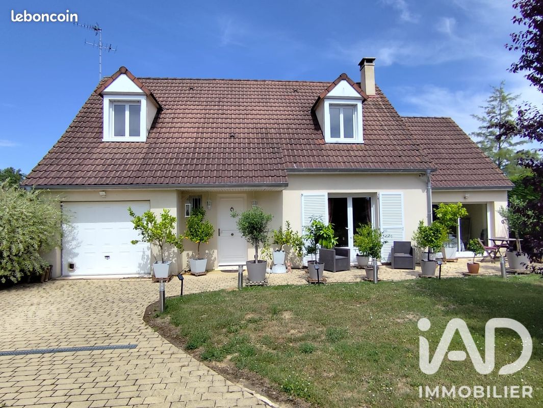 Maison 6 pièces 157 m² · à Fontenay-Trésigny · 157 m² · 395 000 €