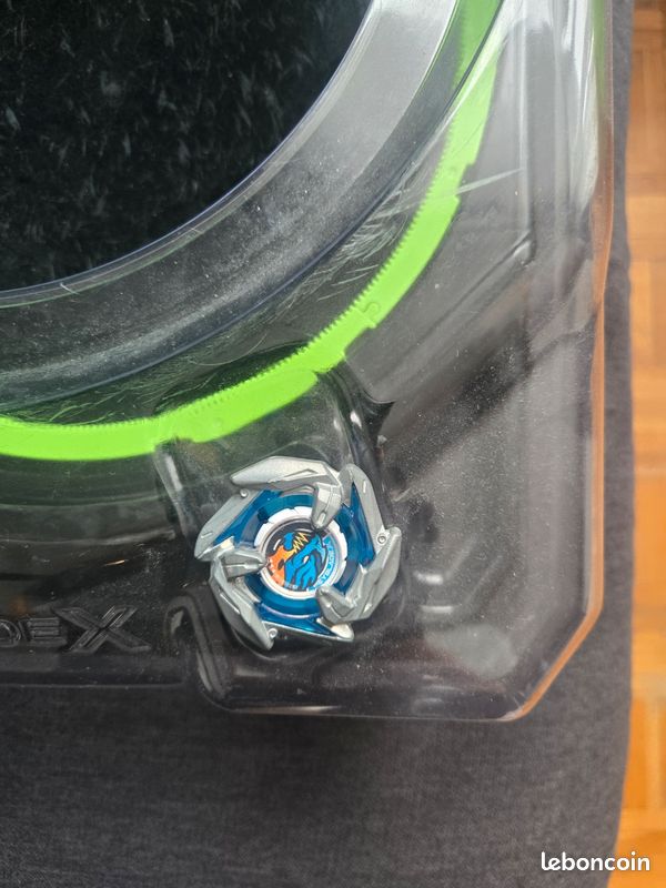 Lot complet Beyblade X : Arène Beystadium + 4 Toupies + 4 Lanceurs (image 6)