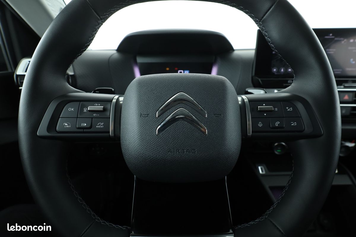 Citroen C4 1.2 PureTech Max EAT8 131 ch (image 15)
