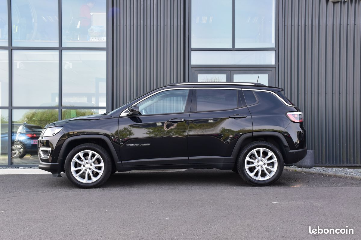 Jeep Compass Limited BVA • 22 000 km • 1ère Main • Pack Hiver (image 2)