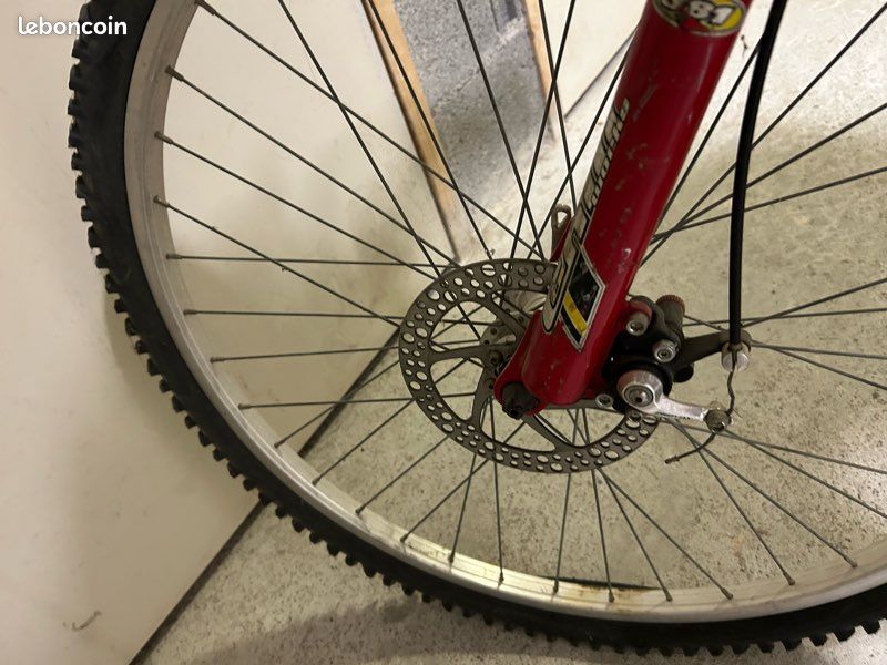 Vélo tout suspendu (image 2)