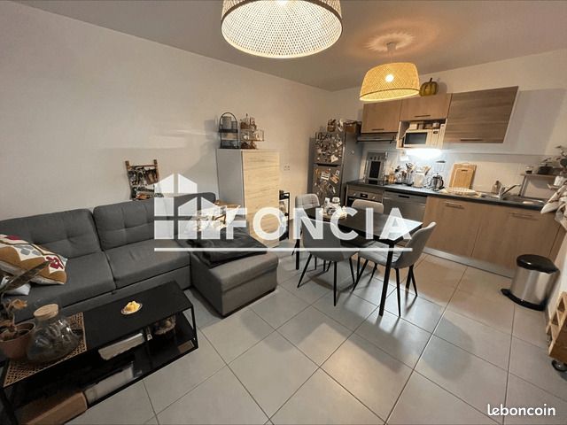 Appartement 3 pièces 62 m² · à Grand-Couronne · 62 m² · 742 €