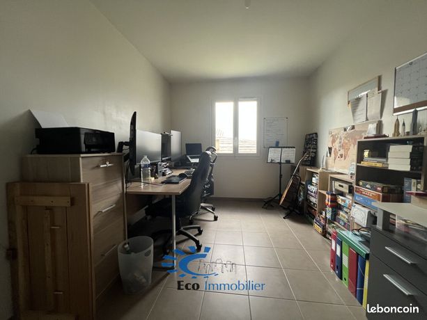 https://img.leboncoin.fr/api/v1/lbcpb1/images/7c/49/30/7c49303db402452eac7961a06d9175741350502a.jpg?rule=ad-image