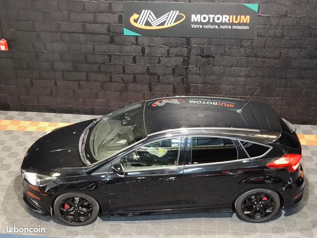 FORD FOCUS 2.0 TDCi - 185 - ST - CAM DE RECUL - RADAR AR - PARK ASSIST - DISTRIBUTION FAIT (image 32)