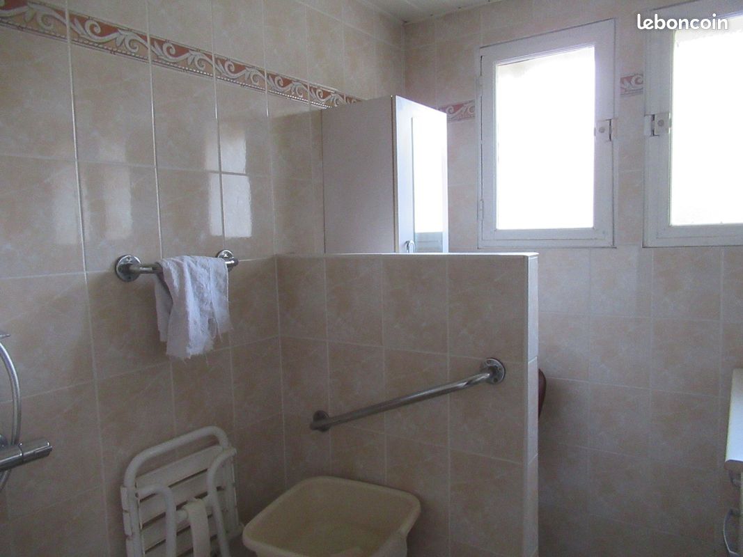 Maison 6 pièces 120 m² - Lezay 79120 (image principale 7)