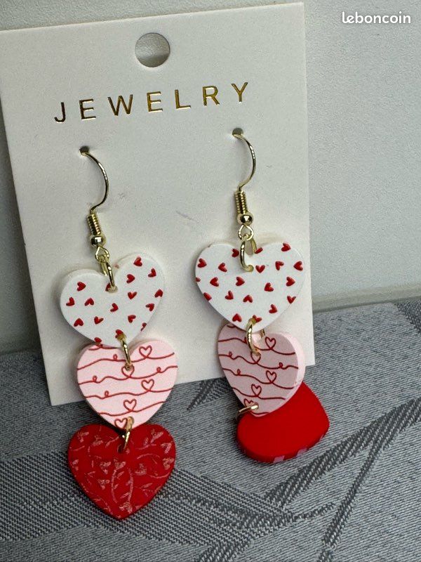 Boucles D'oreilles Puces En Cristal Rouge - Cadeau Saint Valentin Idéal - Neuf Avec étiquettes