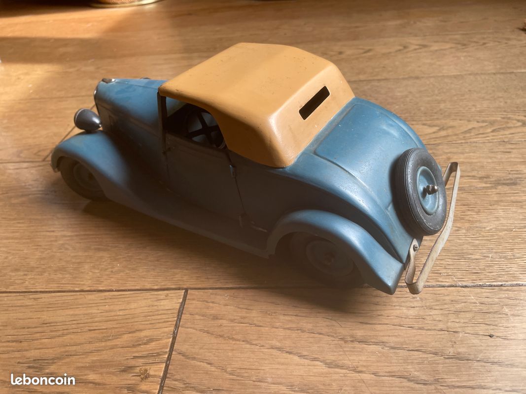 CIJ VOITURE MECANIQUE RENAULT VIVA GRAND SPORT EN TOLE REPEINTE