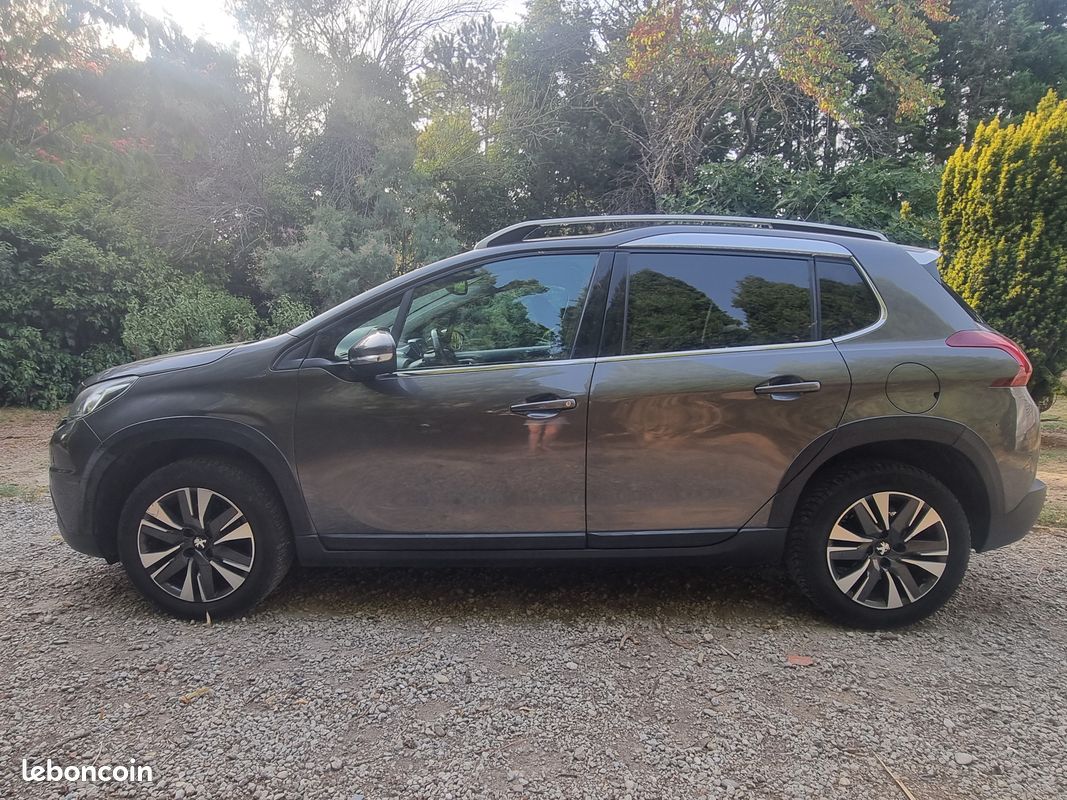 Peugeot 2008 130 ch gris platinium 2019 (image 2)