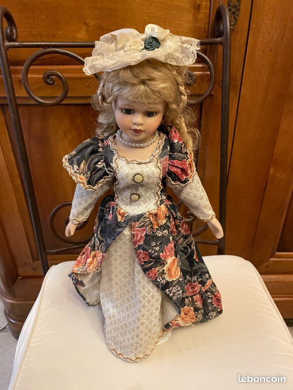 Poupée ancienne porcelaine DÉP