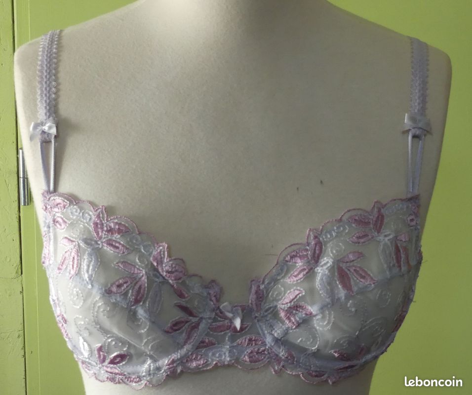 Soutient Gorge dentelle mauve 90B (image 1)