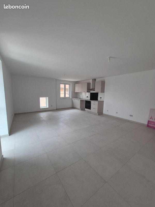 Appartement 5 pièces 109 m² · à Glatigny · 109 m² · 1 100 €/mois