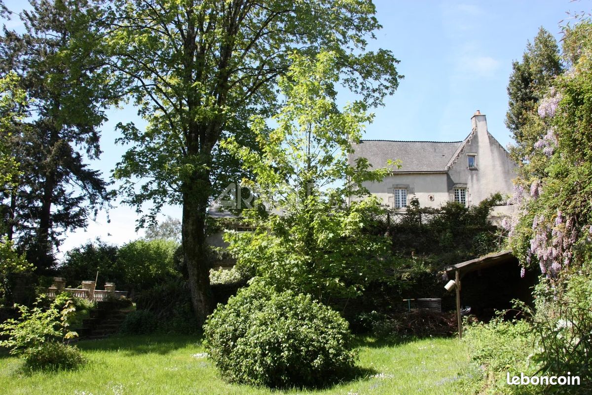 Maison 9 pièces 282 m² · à Rochefort-en-Terre · 282 m² · 693 000 €