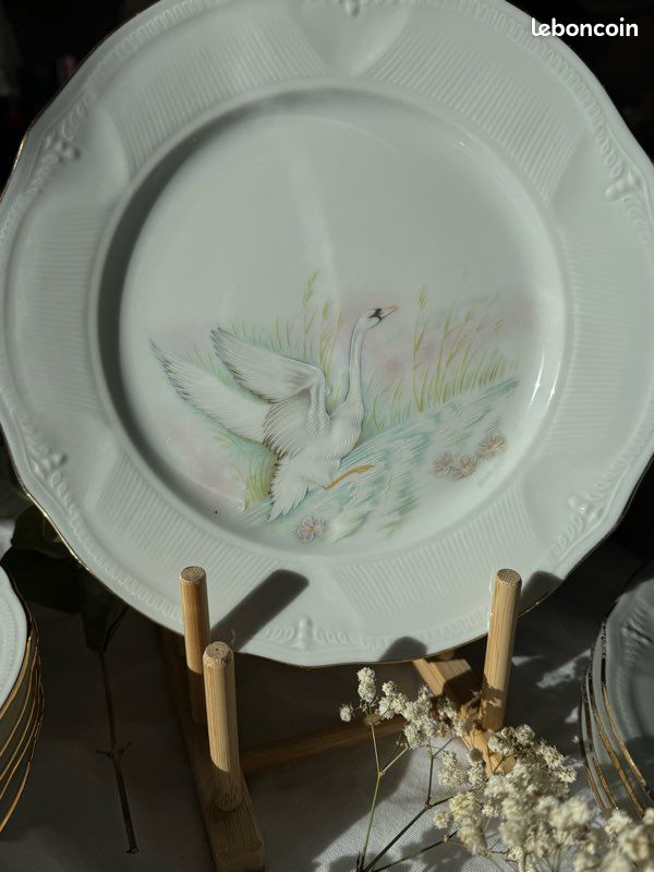 Service en porcelaine Limoges – 18 pièces (image 2)