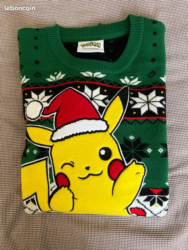 Beau pull Noël Pokémon celio M quasi neuf Vêtements